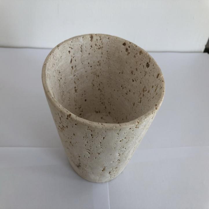 vase en pierre (1)